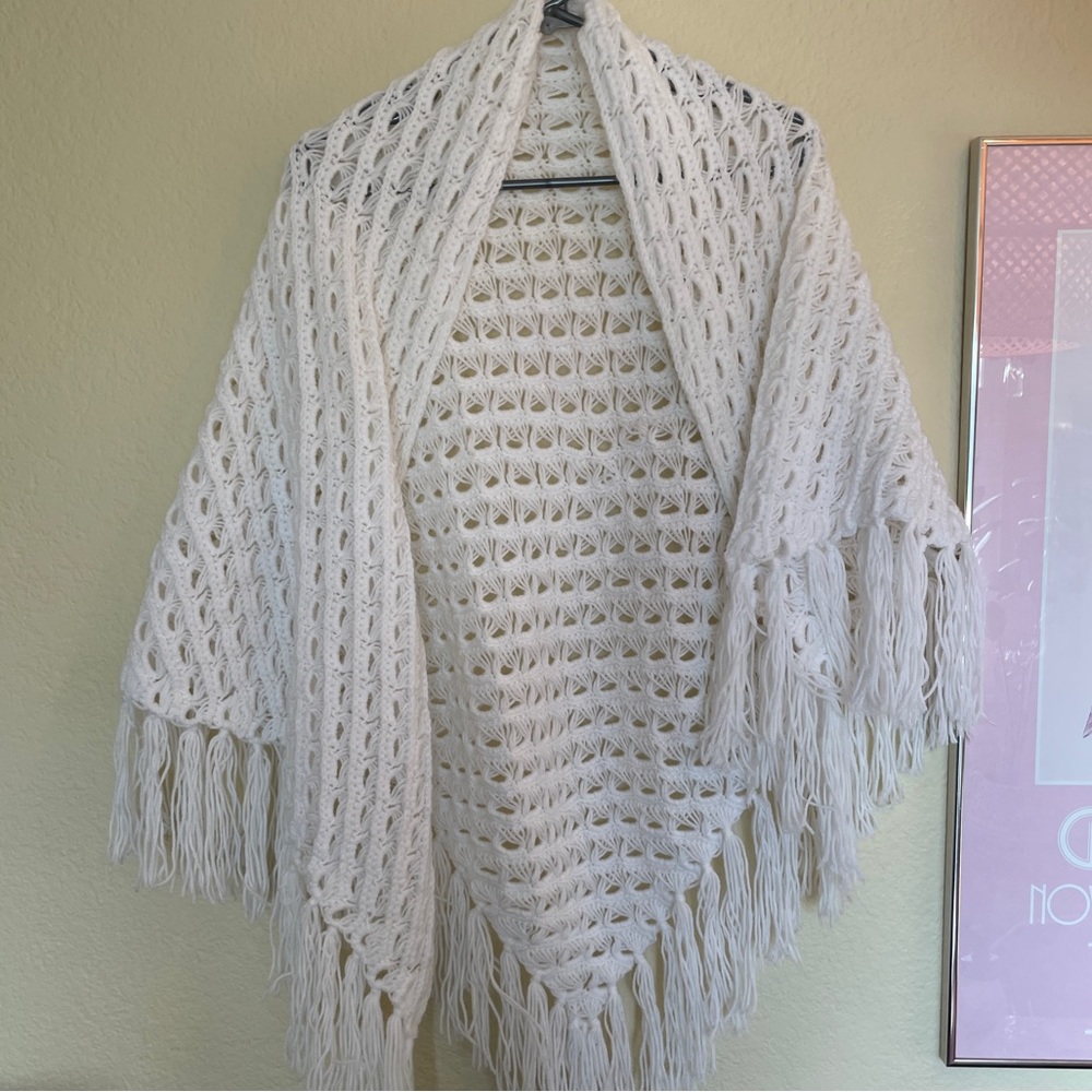 Vintage 70s 80s Handmade White Crocheted Boho Fringe White Shawl